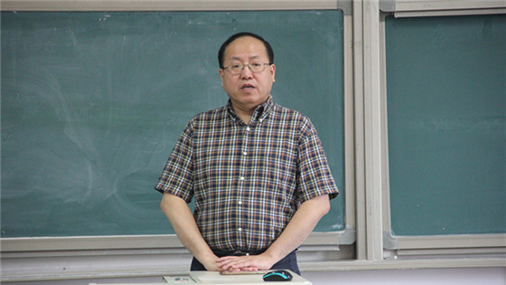 3840ba27a4a3ab2ea7c45a2d12d23f09.jpg 校长.jpg