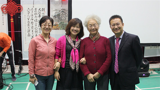 46f1a8825532a587742fb4d2536d3e30.jpg 合影4.jpg