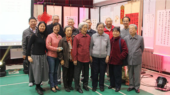 83a0bc87baa4467bd450744c2b19abda.jpg 合影2.jpg