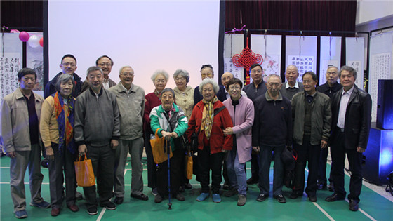 c034aac83c5cc3e1386a3159f9442070.jpg 合影3.jpg